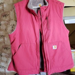 XL carhartt sherpa lined vest. Women